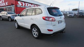 2011 Hyundai Santa Fe - Thumbnail