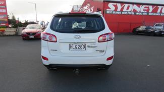 2011 Hyundai Santa Fe - Thumbnail