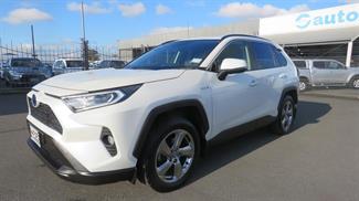 2019 Toyota RAV4 - Thumbnail