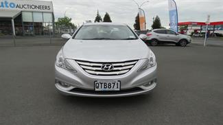 2011 Hyundai I45 - Thumbnail