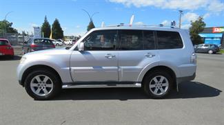 2008 Mitsubishi Pajero - Thumbnail