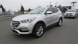 2016 Hyundai Santa Fe - Thumbnail