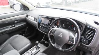 2014 Mitsubishi Outlander - Thumbnail