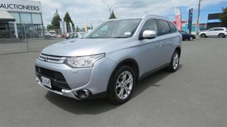 2014 Mitsubishi Outlander - Thumbnail