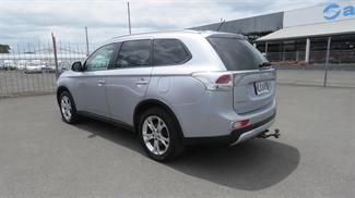 2014 Mitsubishi Outlander - Thumbnail