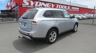 2014 Mitsubishi Outlander - Thumbnail