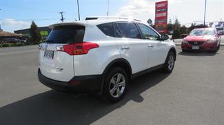 2015 Toyota RAV4 - Thumbnail