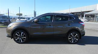 2015 Nissan Qashqai - Thumbnail