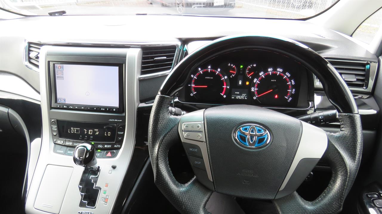 2012 Toyota Alphard