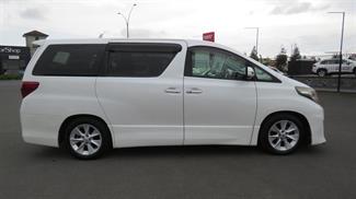 2012 Toyota Alphard - Thumbnail