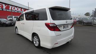 2012 Toyota Alphard - Thumbnail