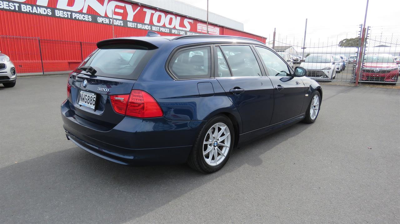 2010 BMW 320i