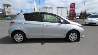 2012 Toyota Vitz - Thumbnail