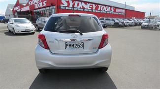 2012 Toyota Vitz - Thumbnail