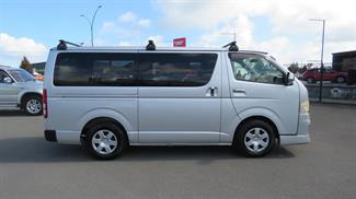 2005 Toyota Hiace - Thumbnail