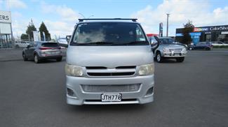 2005 Toyota Hiace - Thumbnail