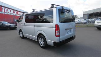 2005 Toyota Hiace - Thumbnail