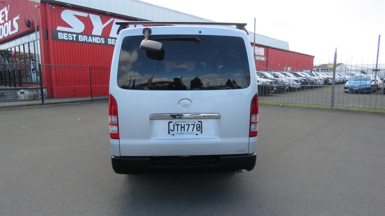 2005 Toyota Hiace