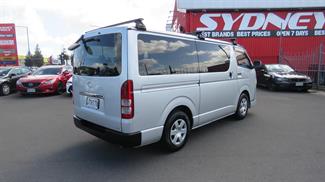 2005 Toyota Hiace - Thumbnail