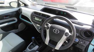 2013 Toyota Prius - Thumbnail