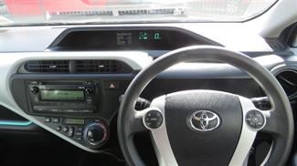 2013 Toyota Prius - Thumbnail