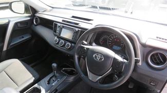 2016 Toyota RAV4 - Thumbnail