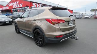 2013 Hyundai Santa Fe - Thumbnail