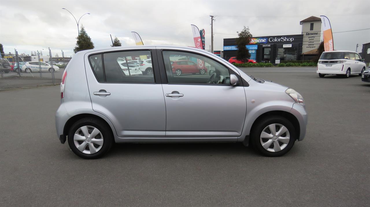 2010 Daihatsu Sirion