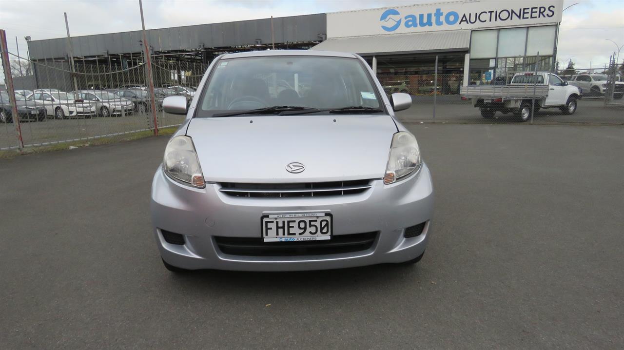 2010 Daihatsu Sirion