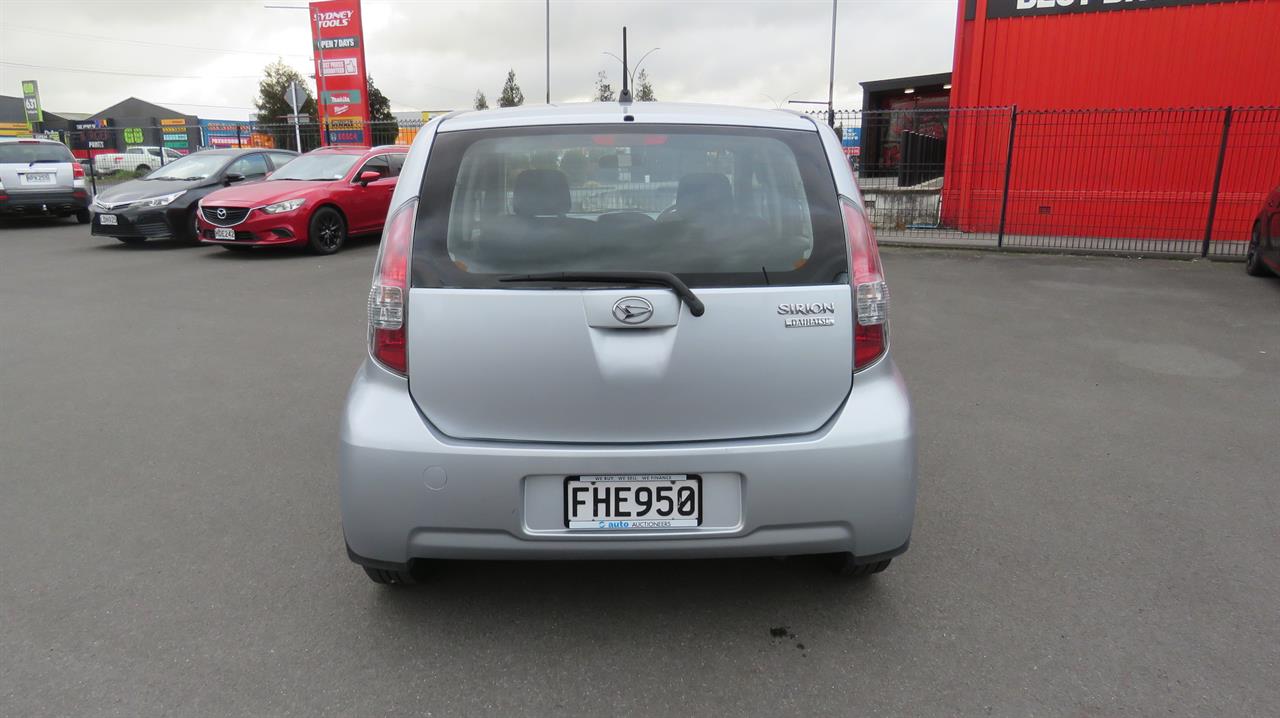 2010 Daihatsu Sirion