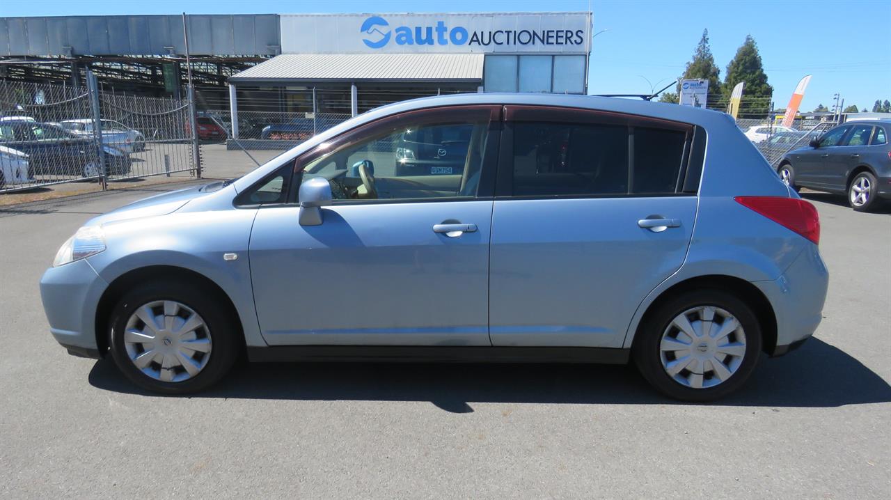 2005 Nissan Tiida