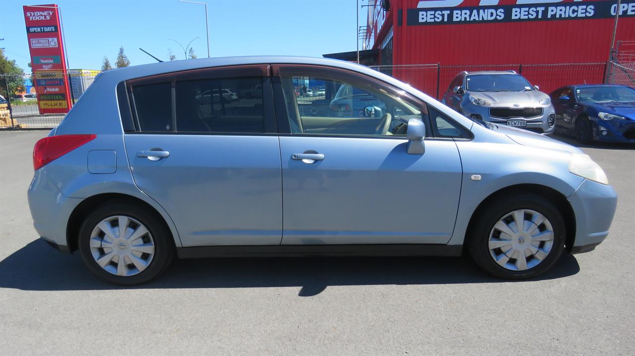 2005 Nissan Tiida