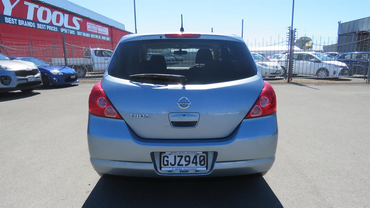 2005 Nissan Tiida