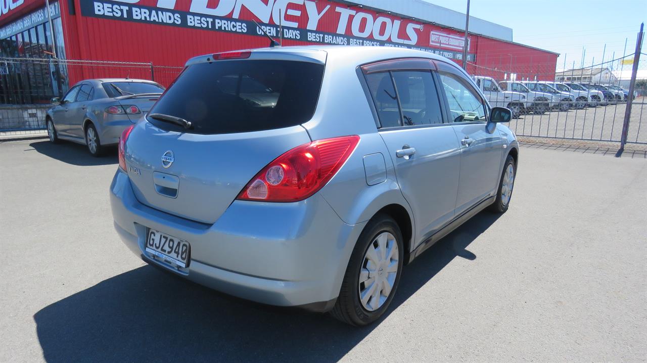 2005 Nissan Tiida