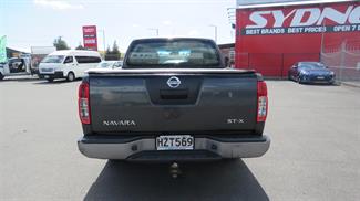 2015 Nissan Navara - Thumbnail