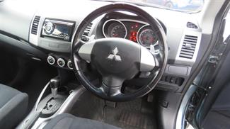 2007 Mitsubishi Outlander - Thumbnail