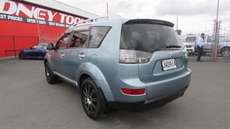 2007 Mitsubishi Outlander - Thumbnail