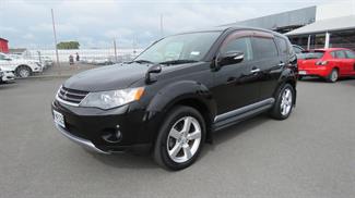 2009 Mitsubishi Outlander - Thumbnail