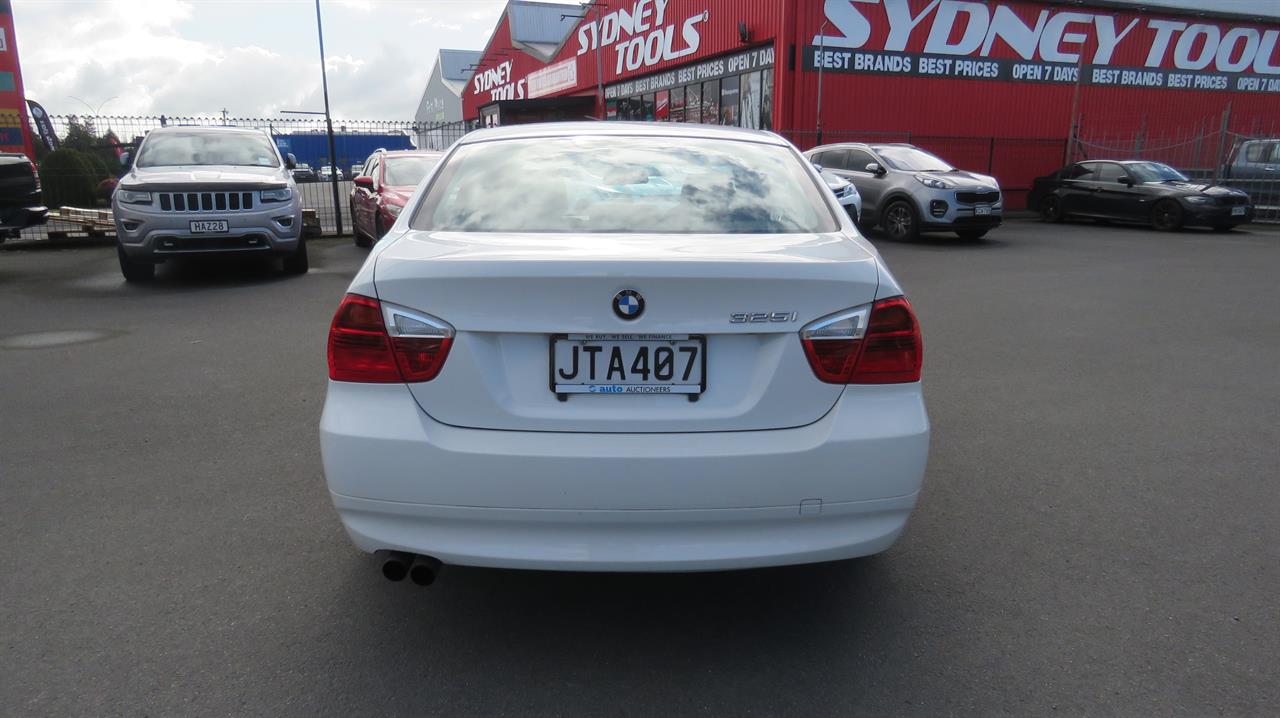 2006 BMW 325i